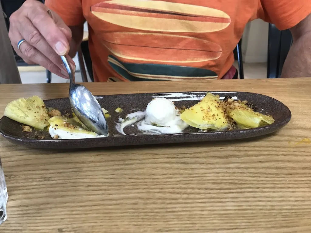 Niamh Morris_The Bar à vin_Bourg-lès-Valence_review