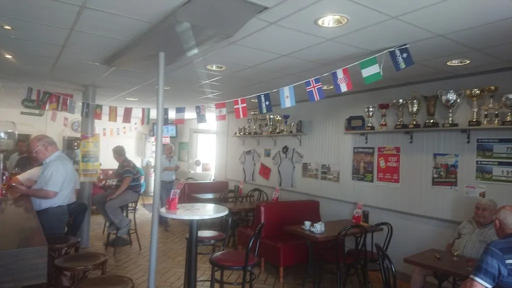 Robert Hall_Restaurant - La Fontaine -ARTENAY_Artenay_review