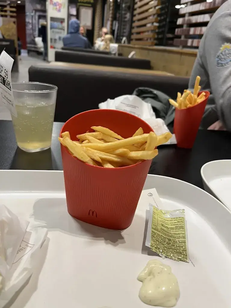 charlotte k_McDonald's_Artenay_review