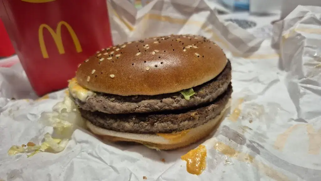 McDonald's_Artenay_slider_image_3