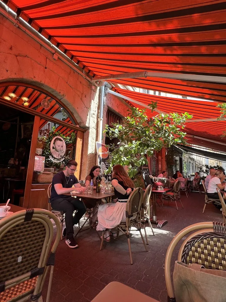 Metin Esgin_Chez Grand-mère_Valence_review