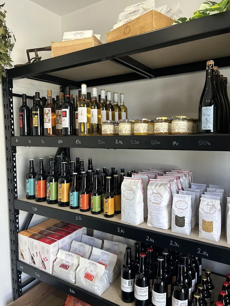 Manon Jambier_L'Escalyé_Saint-Lyé-la-Forêt_review