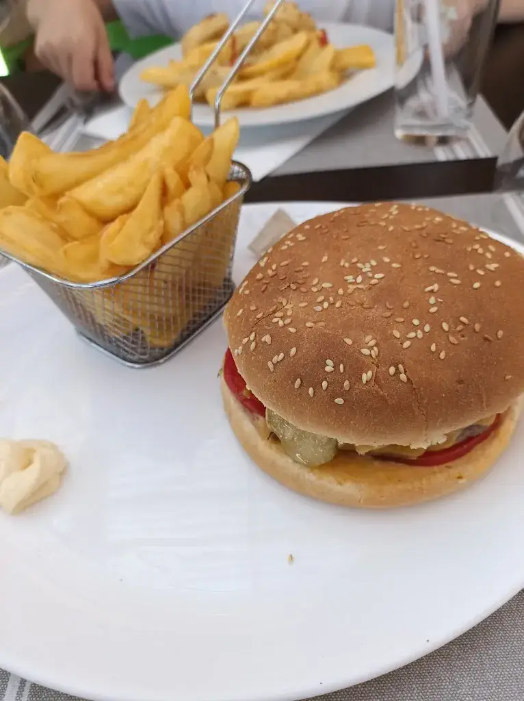 La Passerelle Restaurant Aubigny-sur-Nere_Aubigny-sur-Nère_slider_image_2