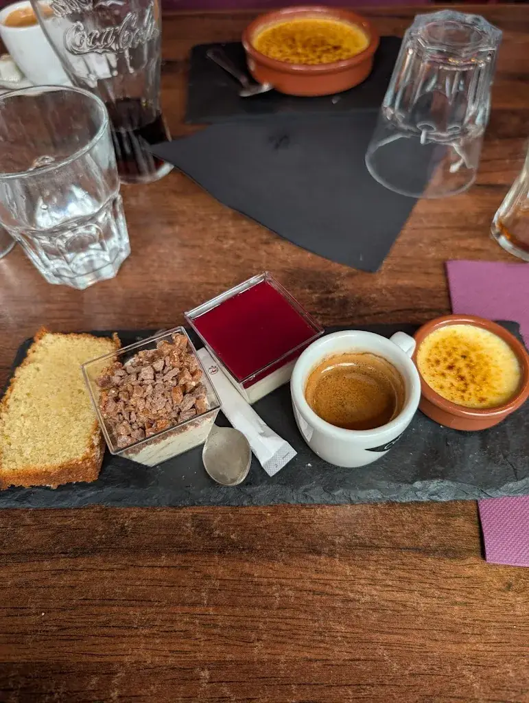 Claire Ratley_The Cutty Sark - Pub & Hotel_Aubigny-sur-Nère_review