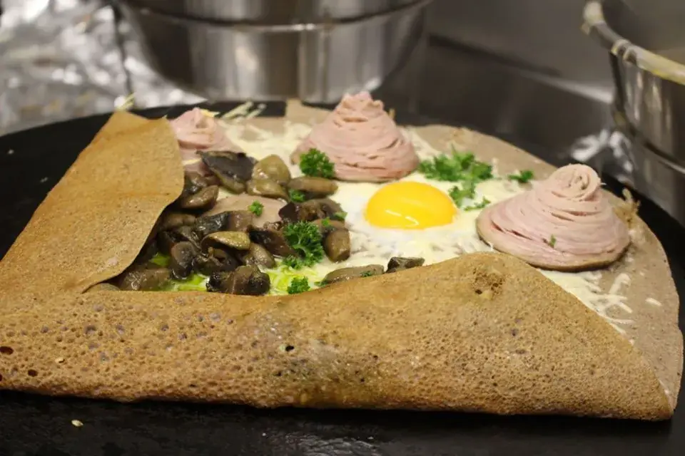 Bar Crêperie Les 2 tours_Aubigny-sur-Nère_slider_image_2