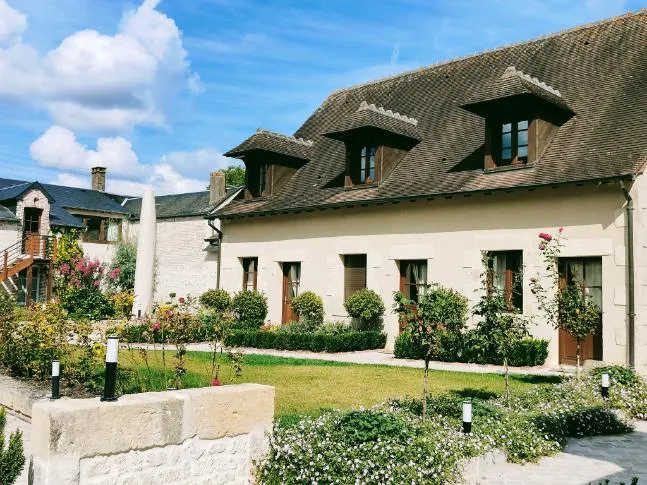 Hôtel La Chaumière restaurant in Aubigny-sur-Nère