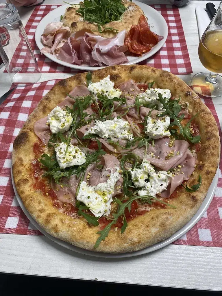 Thomas Signoret_Pizzeria de la place_Aubigny-sur-Nère_review
