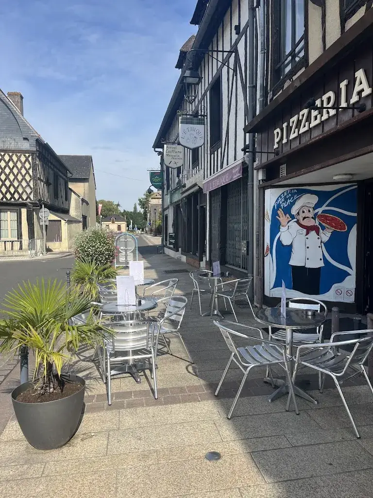 Pizzeria de la place restaurant in Aubigny-sur-Nère