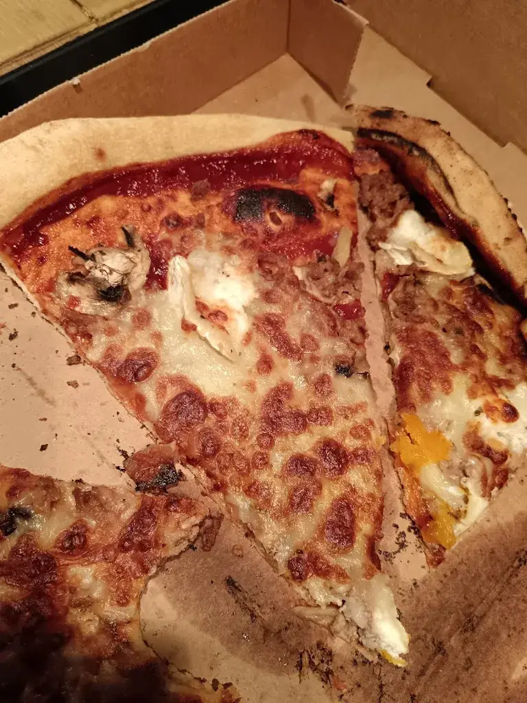 Aubigny Pizza_Aubigny-sur-Nère_slider_image_2