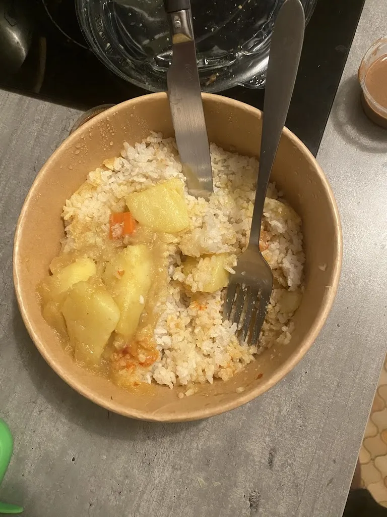 Kadafi M_Famealy_Auneau-Bleury-Saint-Symphorien_review