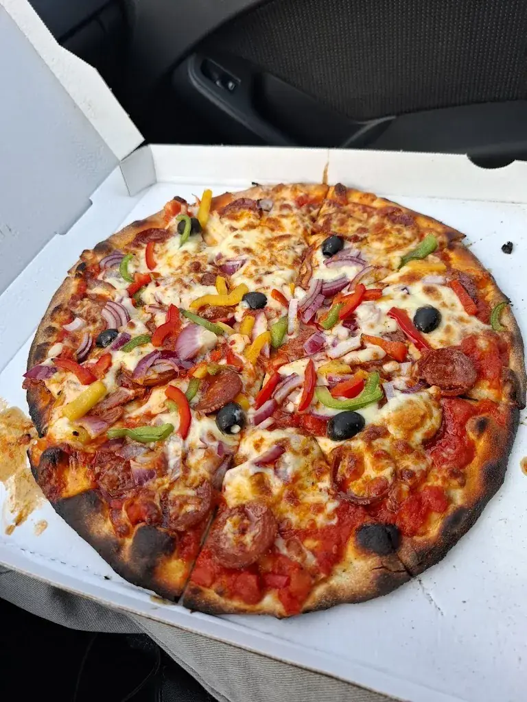 Le Kiosque à Pizzas_Auneau-Bleury-Saint-Symphorien_slider_image_1