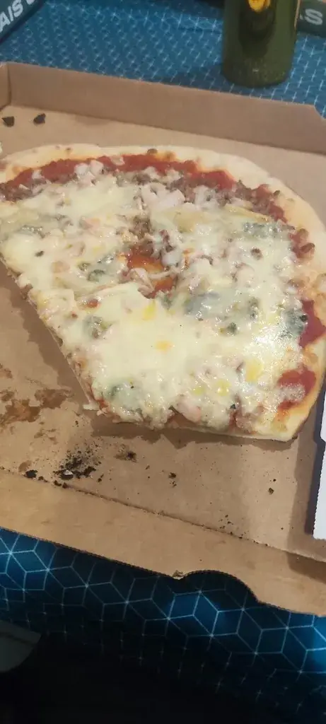 Le Kiosque à Pizzas_Auneau-Bleury-Saint-Symphorien_slider_image_3