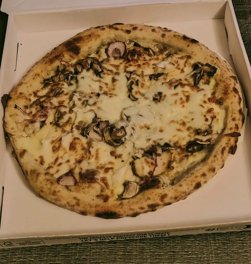 Romano_Distributeur de pizzas La Roma_Bailleau-le-Pin_review