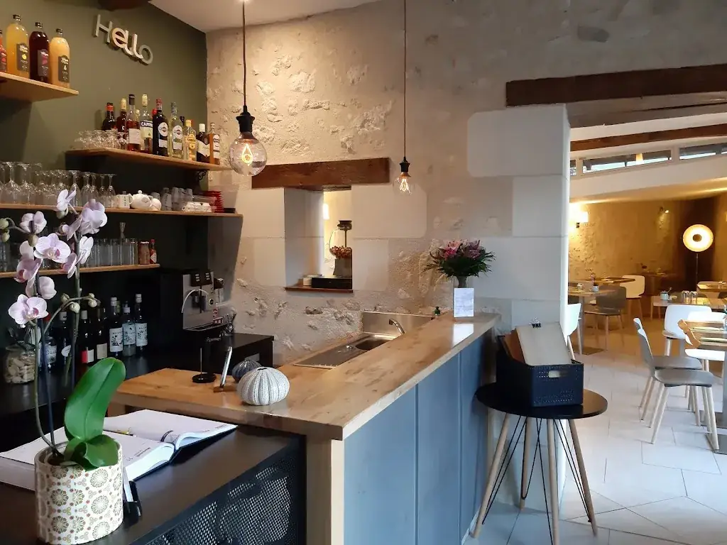 Restaurant CÔTÉ Cour restaurant in Azay-le-Rideau