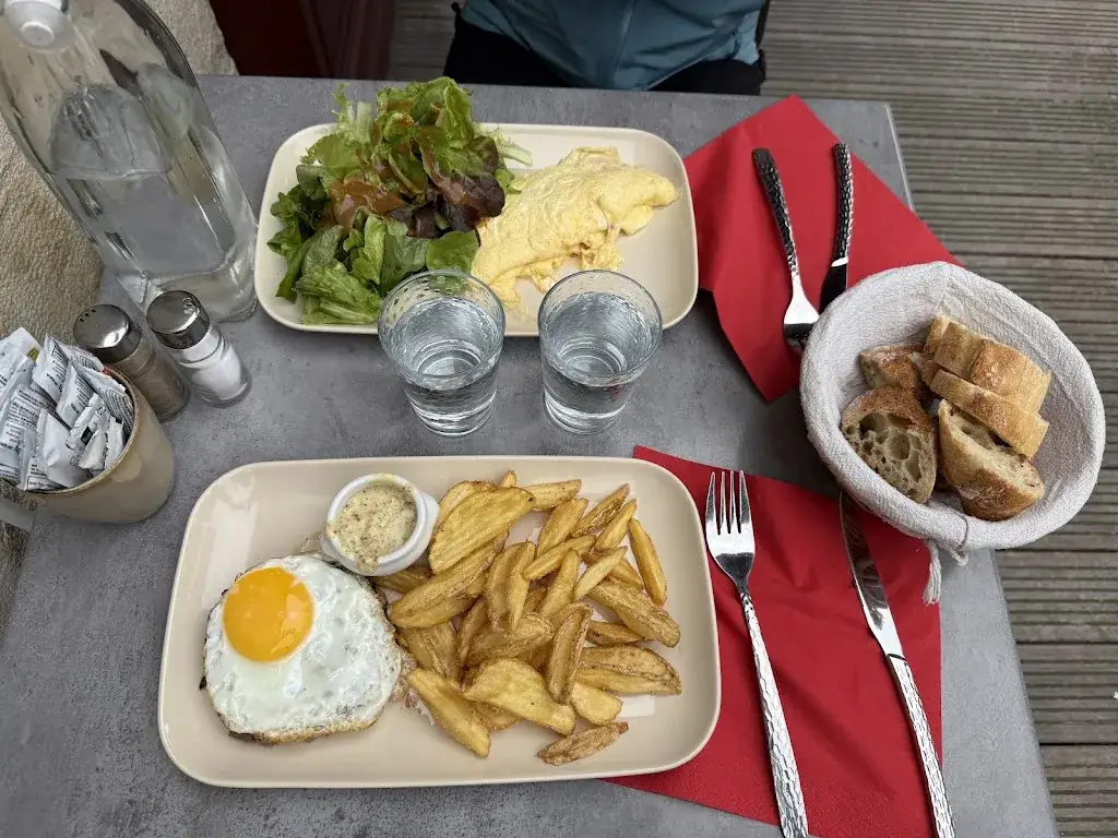 Ryan Wischmeyer_Brasserie Des Halles_Azay-le-Rideau_review