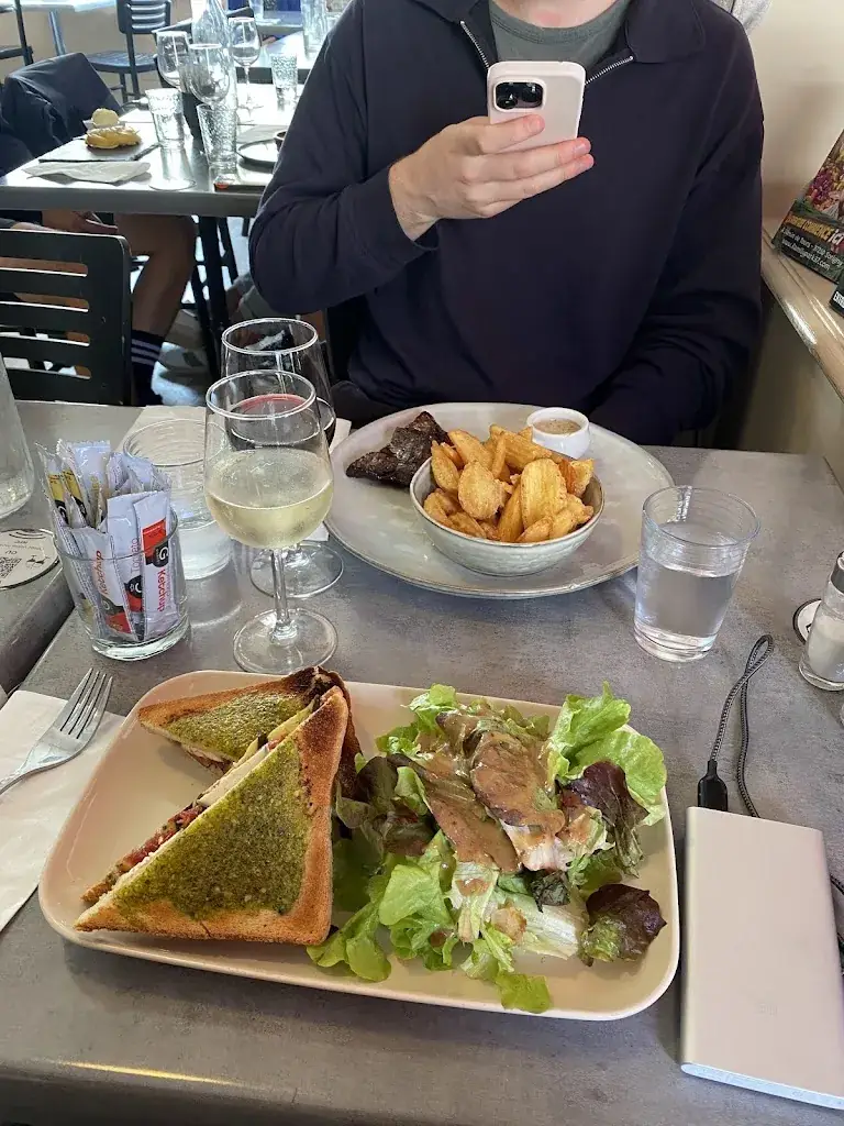 Amy Hanna_Brasserie Des Halles_Azay-le-Rideau_review