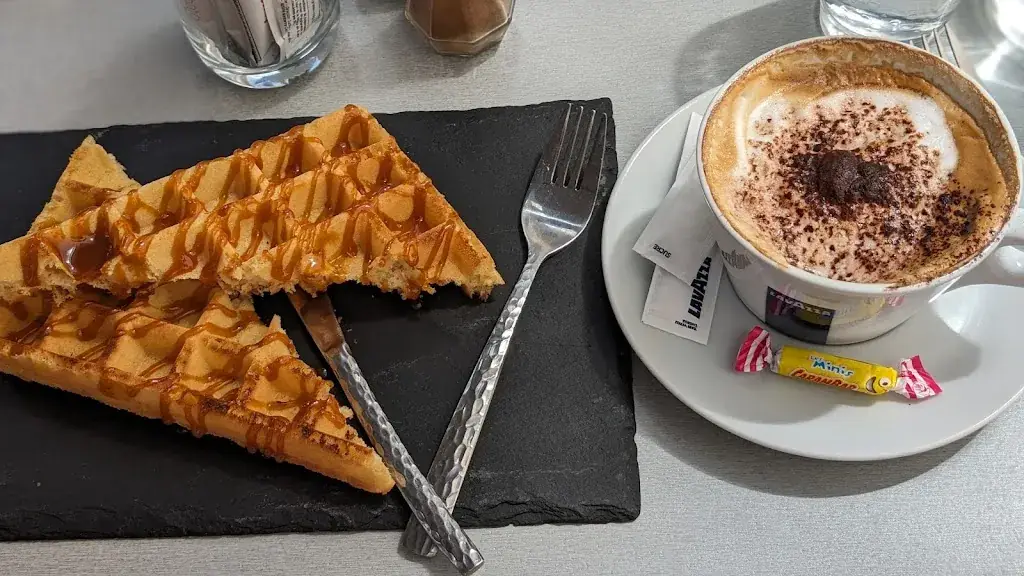 Anita D_Brasserie Des Halles_Azay-le-Rideau_review