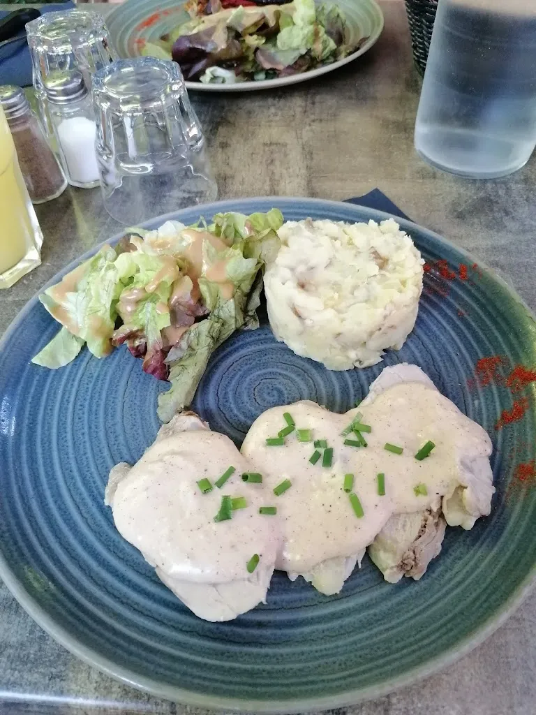 Corné van den Assem_La Crédence_Azay-le-Rideau_review