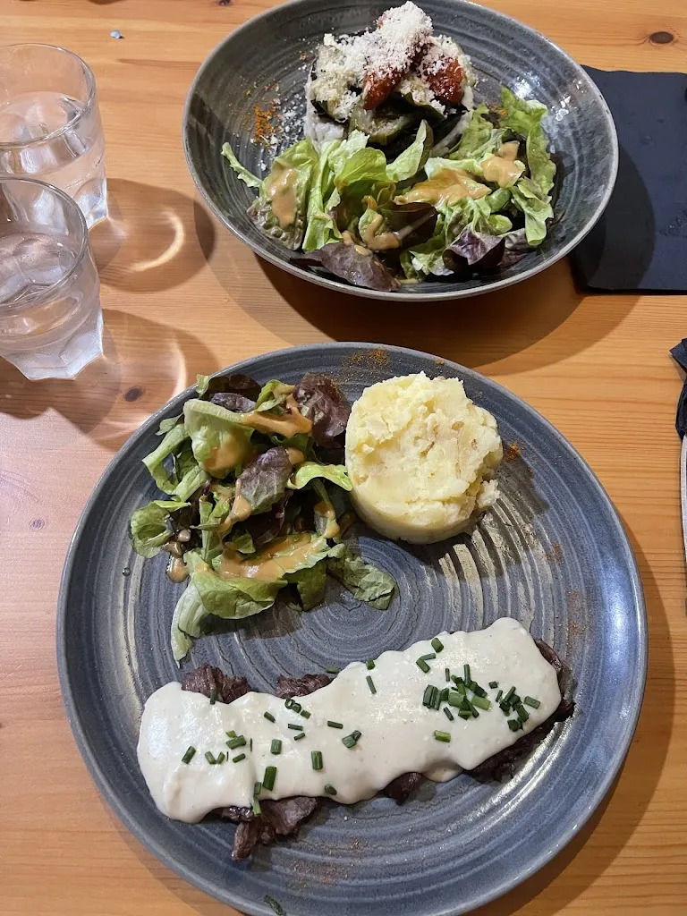 Ashley Massey_La Crédence_Azay-le-Rideau_review