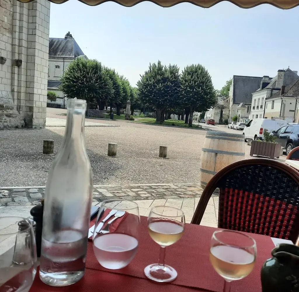 Nicole Crawford_L’ Estaminet_Beaulieu-lès-Loches_review