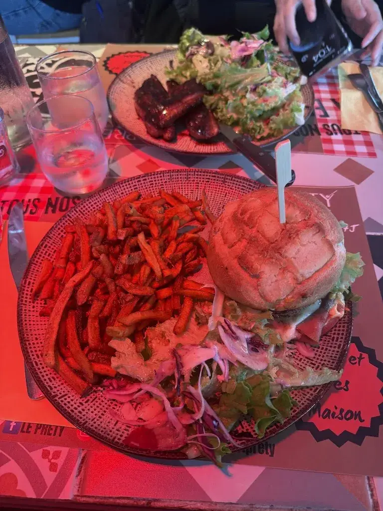 Ryan Wischmeyer_Le P.R.E.T.Y Bistrot Lounge_Loches_recensione