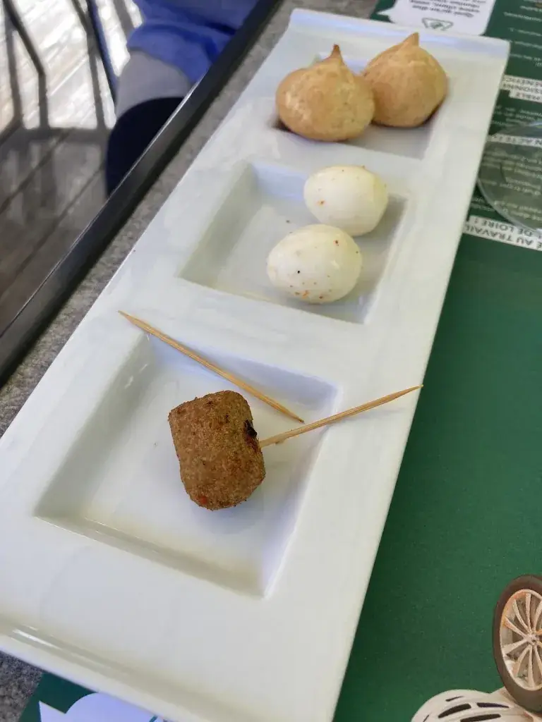 Bryony Jones_Le Petit Roy_Menoux_review