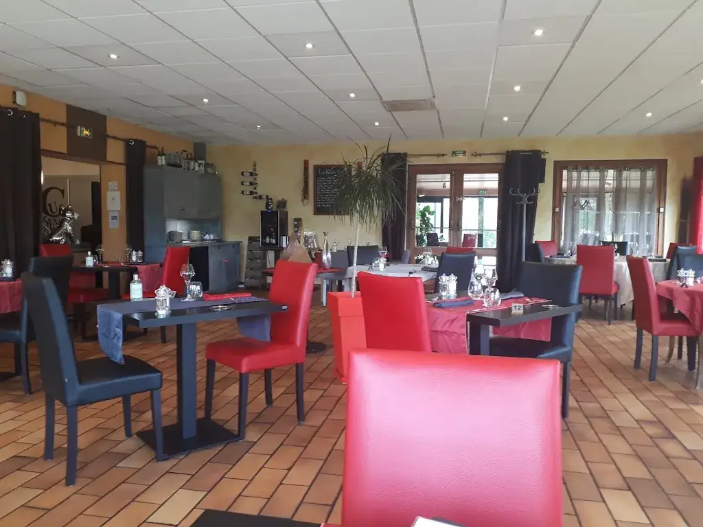 Restaurant Logis LE PRIEURE restaurante en Saint-Marcel