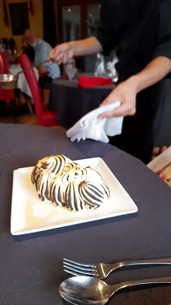 Restaurant Logis LE PRIEURE_Saint-Marcel_slider_image_2