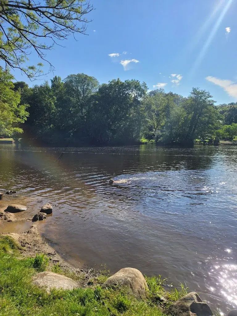 Plage de Chenet_Ceaulmont_slider_image_2