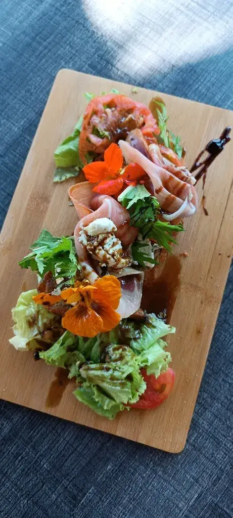 Plage de Chenet_Ceaulmont_slider_image_3