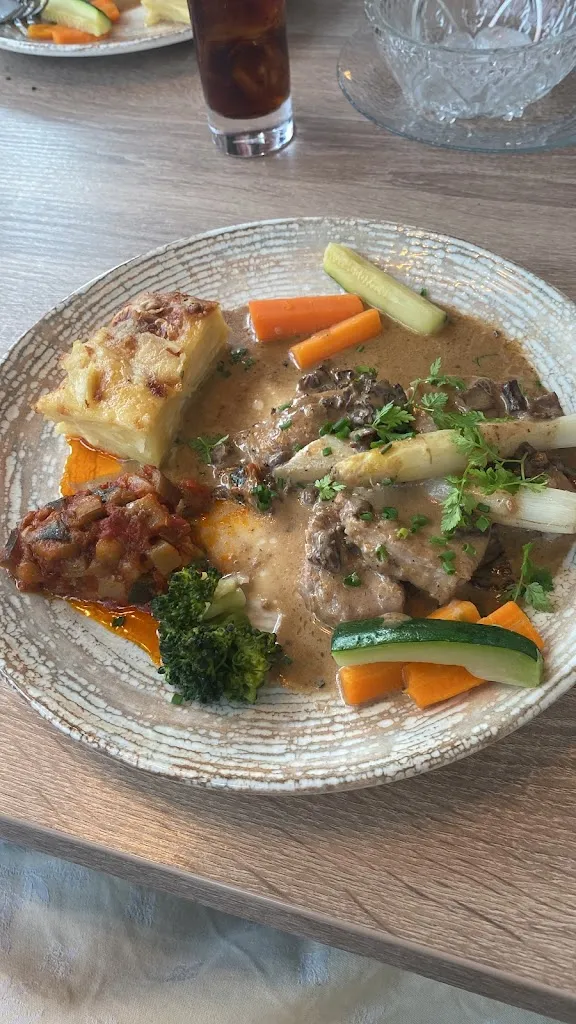 Sahar Moamina_L'Orangerie de Montargis_Montargis_review