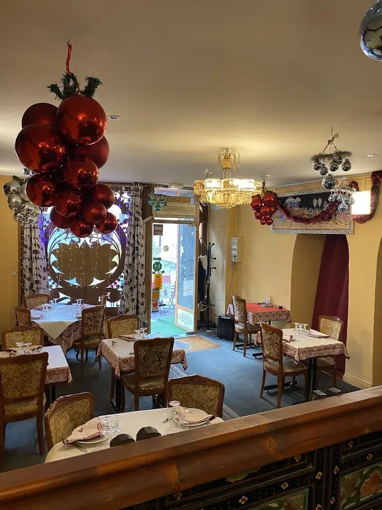 Bombay_Montargis_slider_image_3