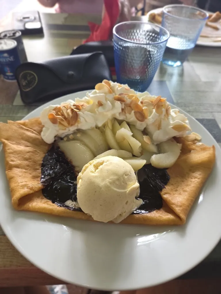 Aux Montécalvétiens_Château-Renault_slider_image_3