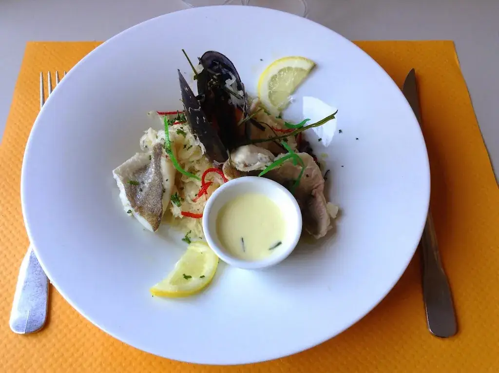 Le Petit Cabanon_Sathonay-Village_slider_image_3