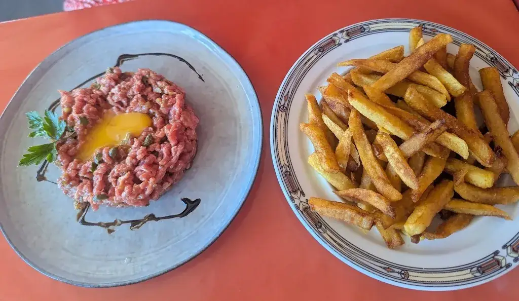 Pierre Lq_CANTALBETZ_Bazoches-sur-le-Betz_review