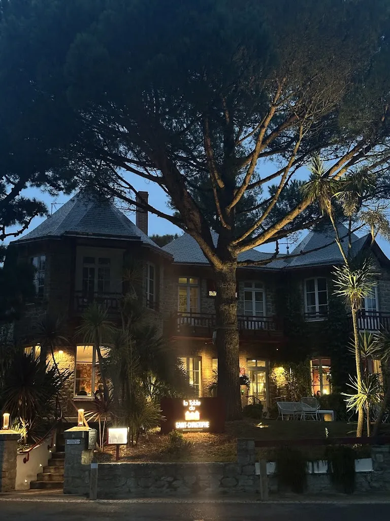 D. G._Le Saint-Christophe Hôtel Restaurant Bar Salon de Thé La Baule_Baule-Escoublac_review