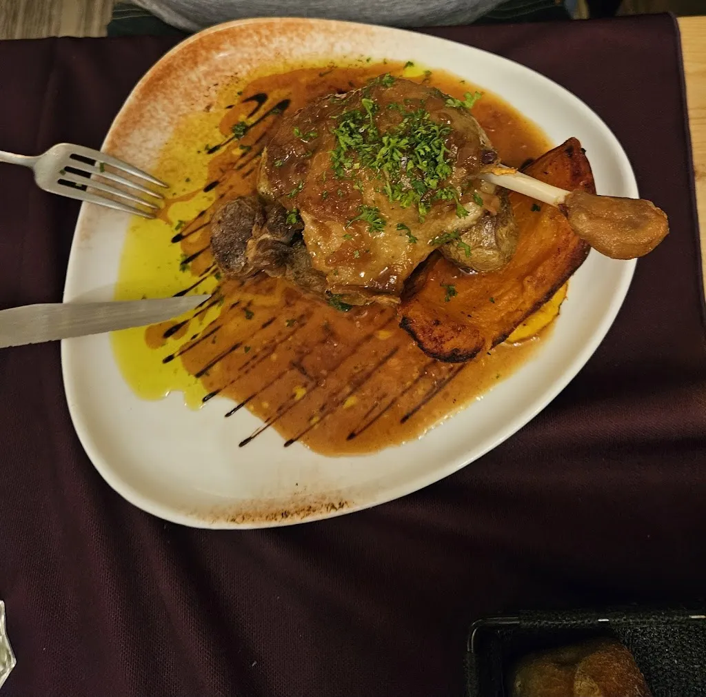 Anna Z_Le Kozy_Bourg-Saint-Maurice_review