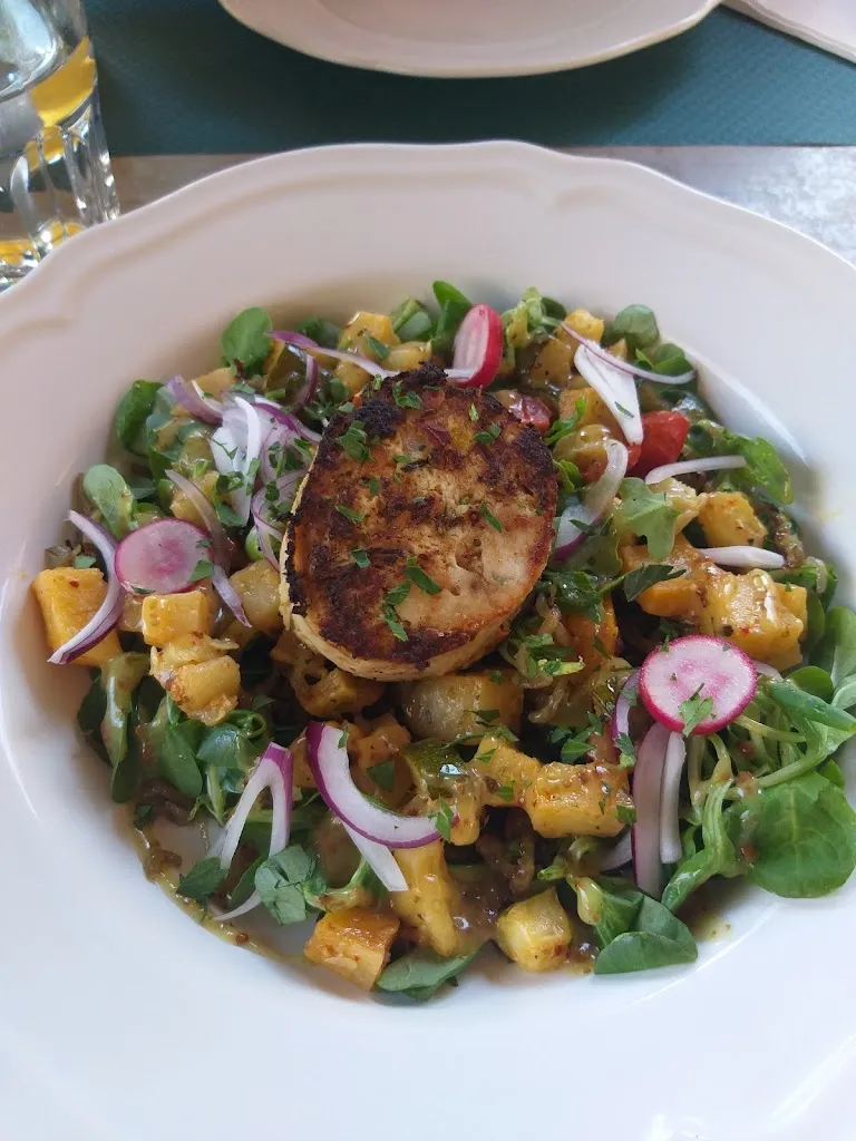 Reah Eslick_Le Kozy_Bourg-Saint-Maurice_review