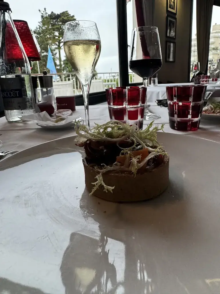 Jeremie Viraye Black-harmony_Le Fouquet’s_Baule-Escoublac_review