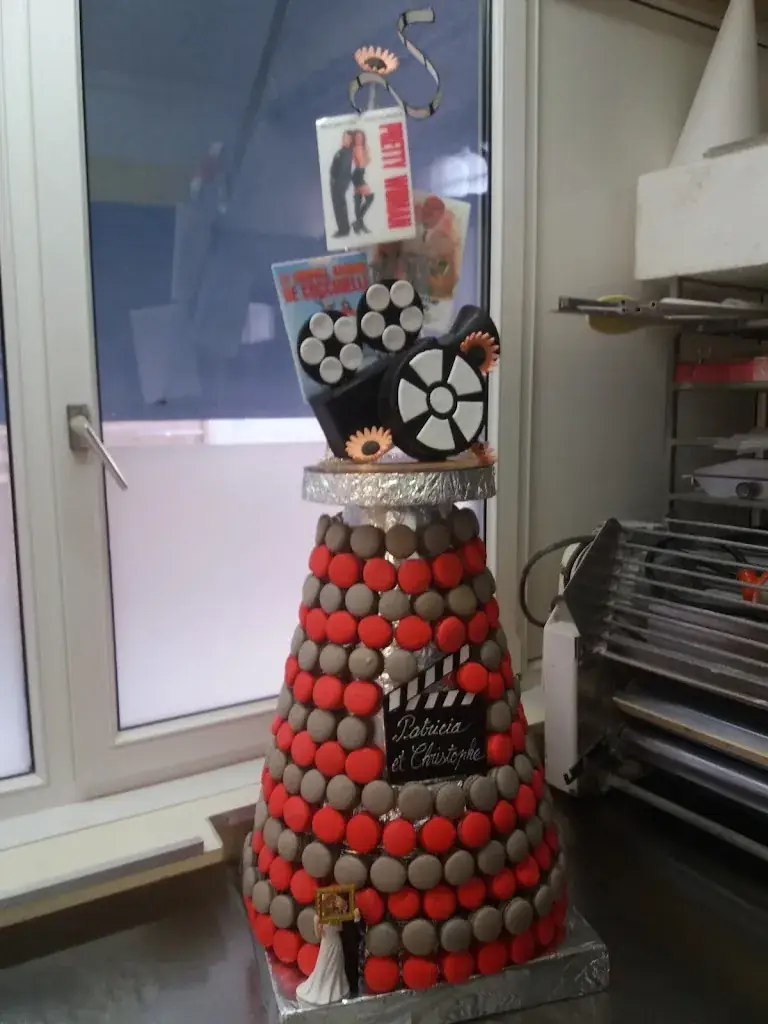 Pâtisserie CYRILLE PERTUISOT "Au Gentil Marquis" restaurant in Beaune-la-Rolande