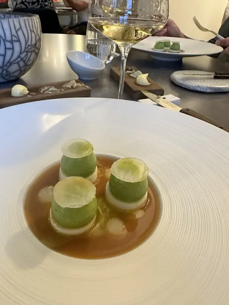 S. Martínez_Maison Medard_Boulleret_review