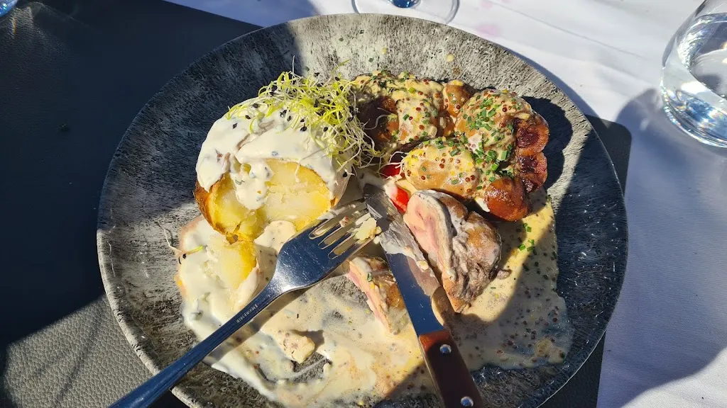 Jon Poynton_Belliou La Fumée_Bourg-Saint-Maurice_review