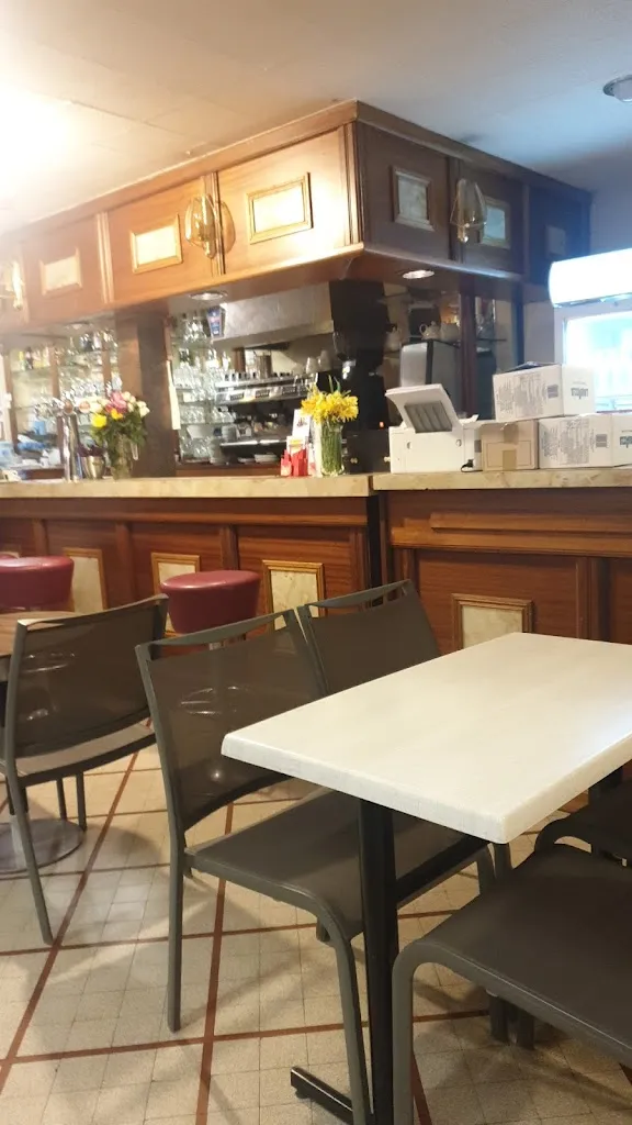 mustapha foughali_BAR DU LOIRET_Bonny-sur-Loire_review