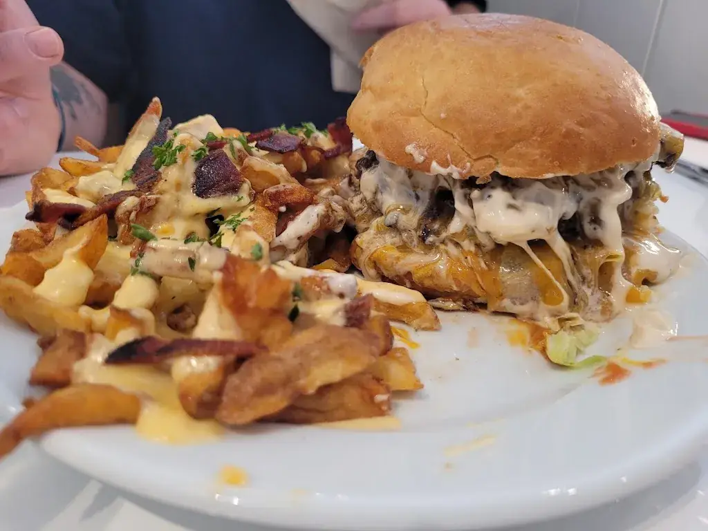 Nicole Waumsley_Esmé_Bourg-Saint-Maurice_review