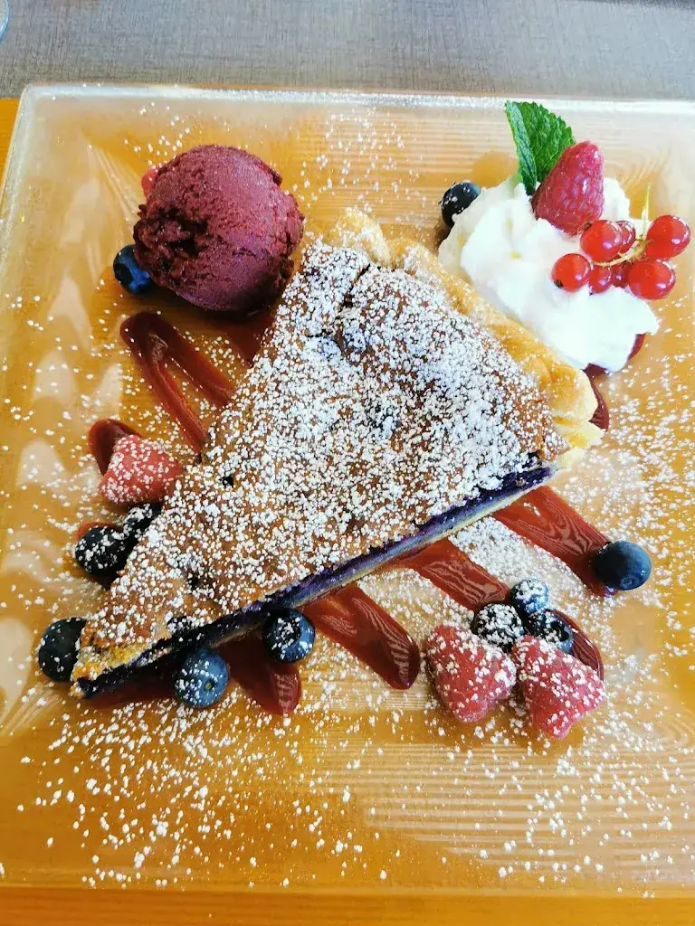 Le Petit Saint Trop_Briare_slider_image_2