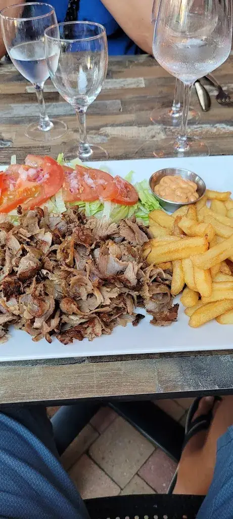 Benoit Gitton_LE QG PIZZERIA_Bonny-sur-Loire_review