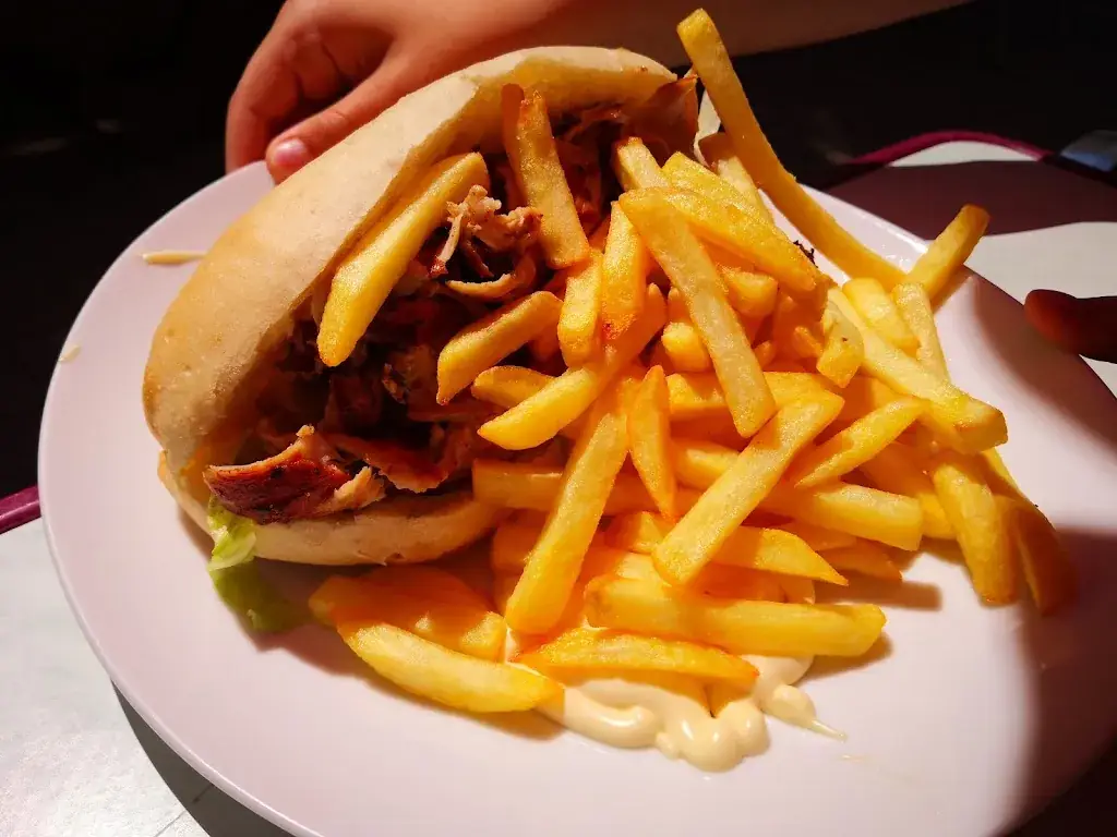 Claude-Fr. BARDEAU_Chez Arthur_Bonny-sur-Loire_review