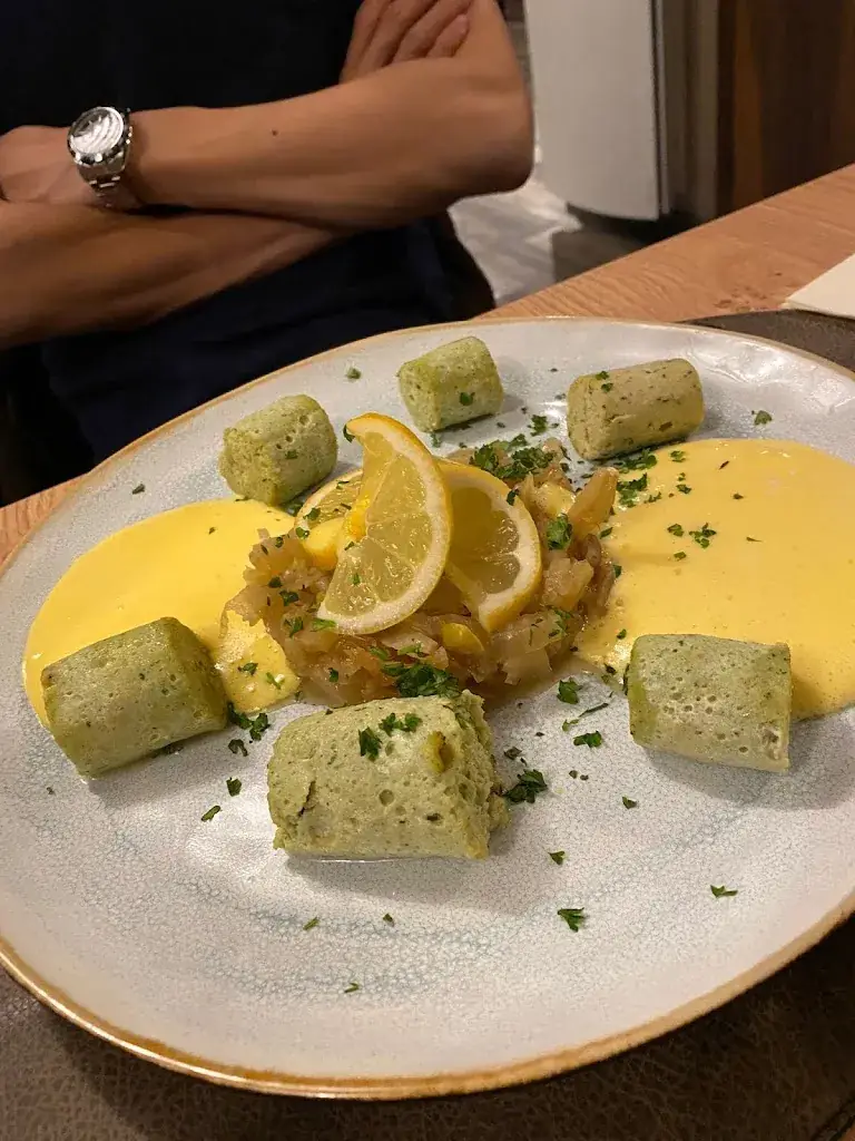 Jillian Wong_L'HYDROPATHE_Briare_review