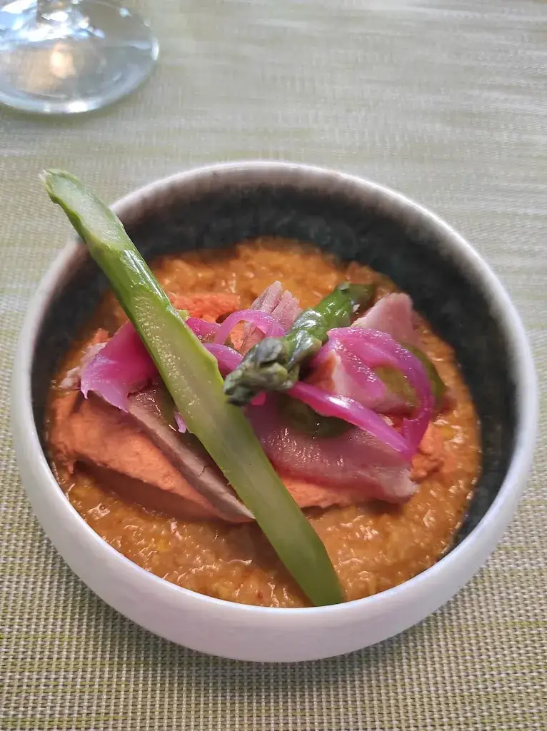 Sarah Johnson_Le Clos des Aromes_Briare_review