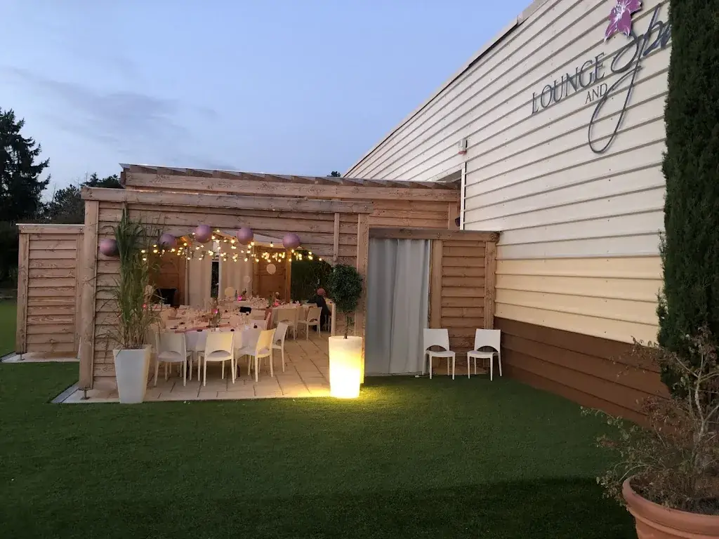 Lounge et Spa restaurant à Bray-Saint-Aignan